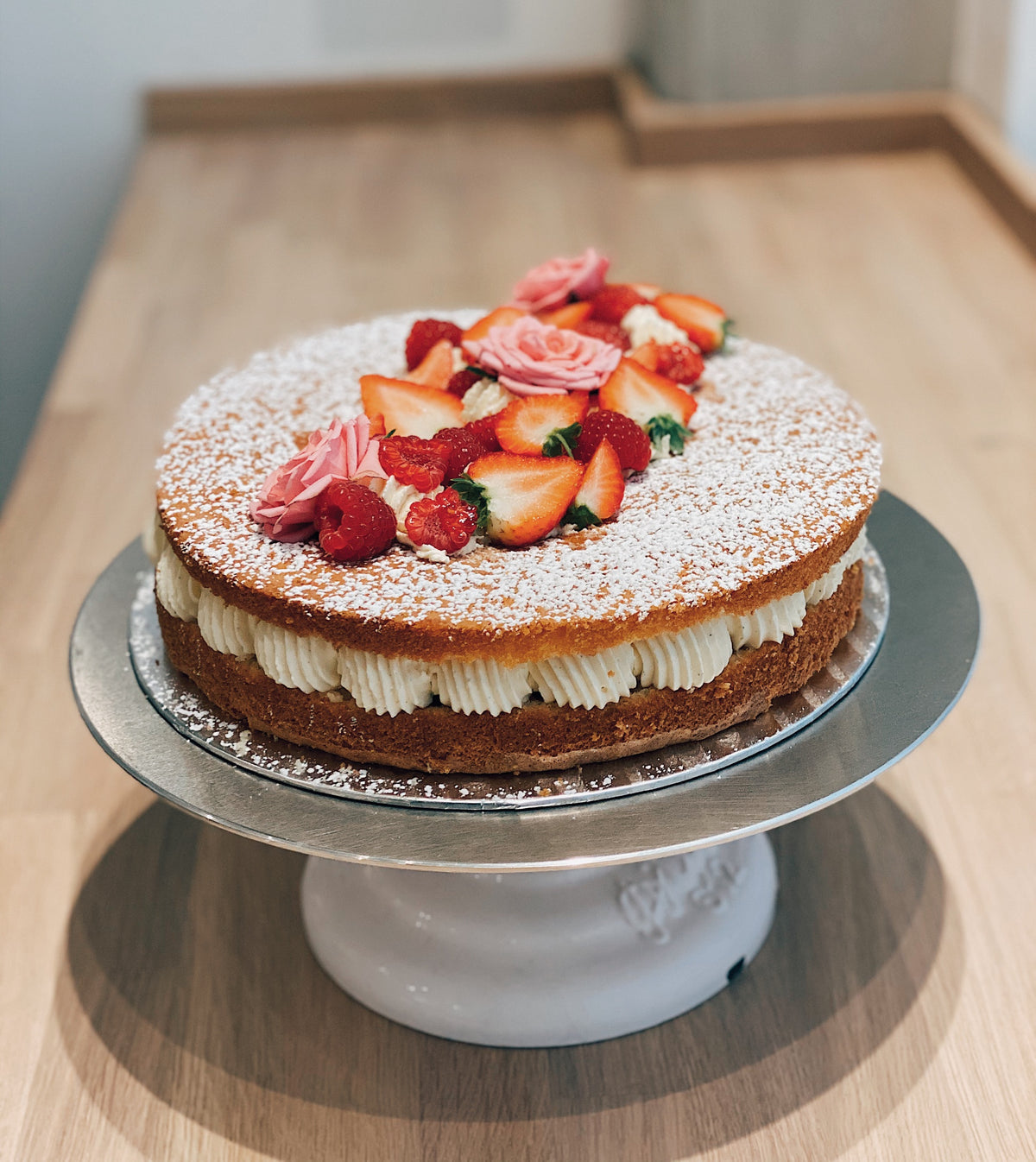 Victoria Sponge with Raspberry & White Chocolate – Le Choux